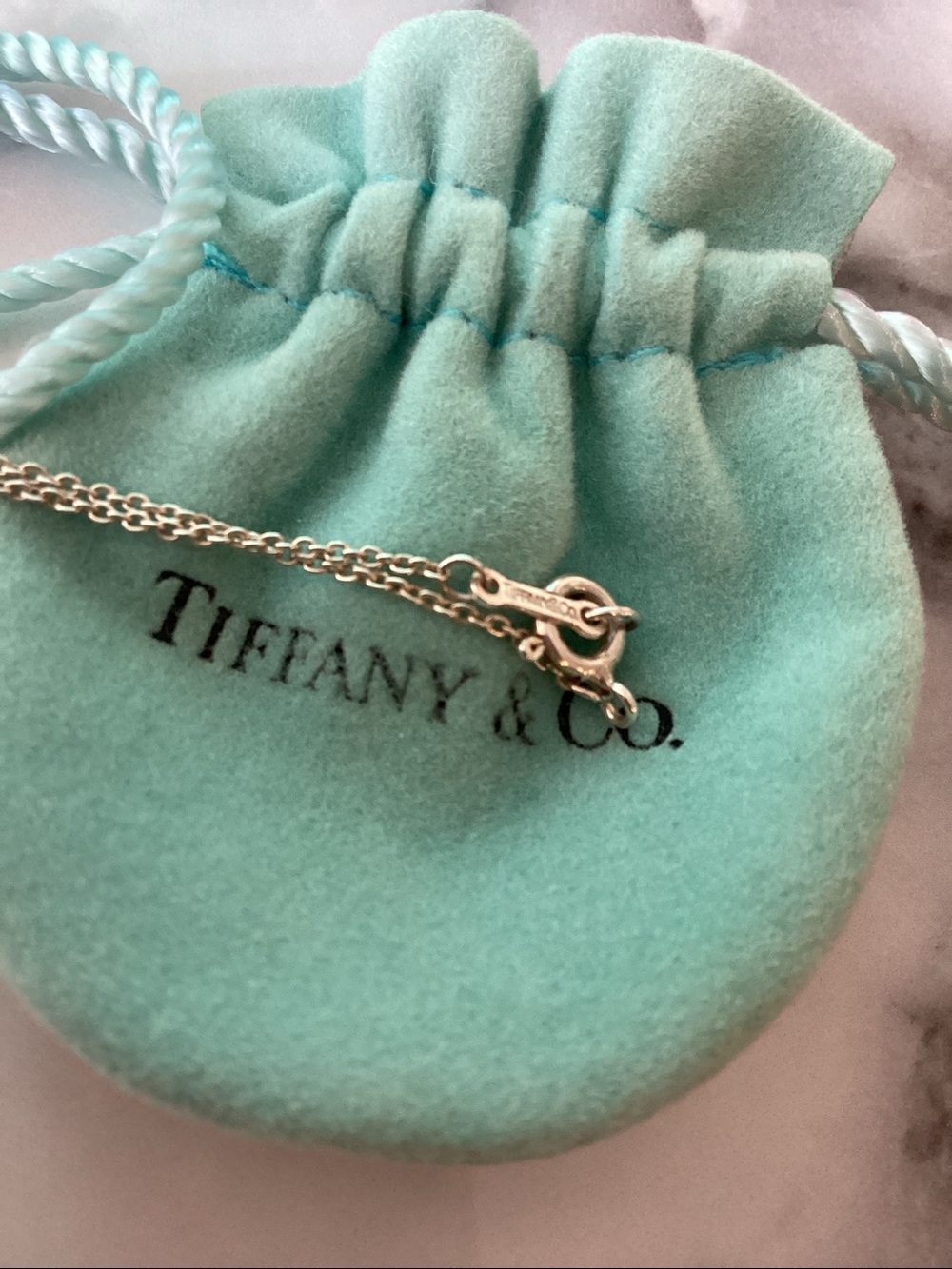 Tiffany & Co. Silver double loop interlocking Necklace - Picture 6 of 7